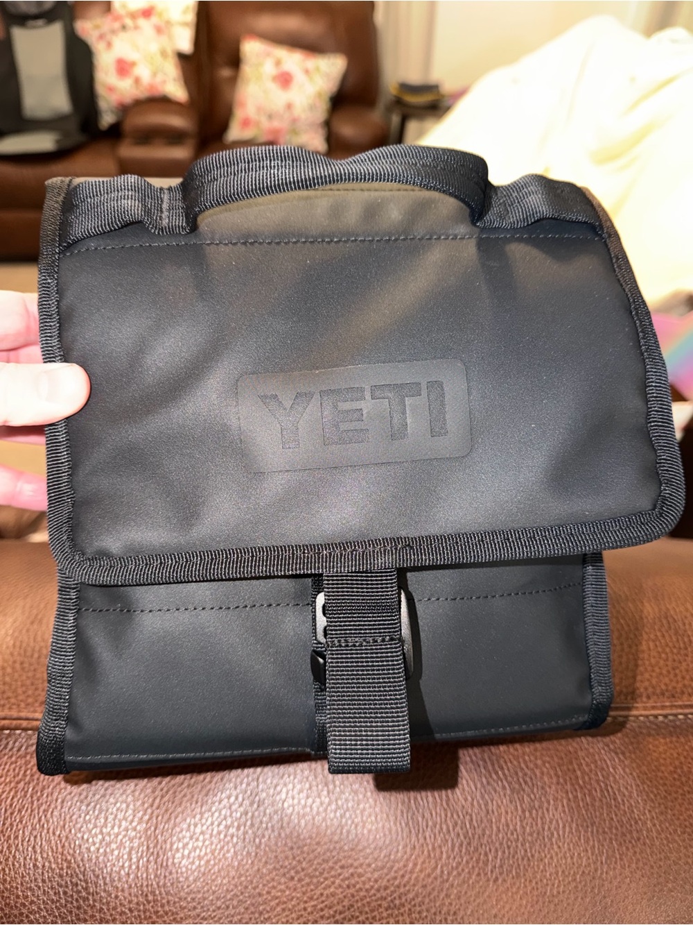 YETI Daytrip Lunch Bag Black NWOT